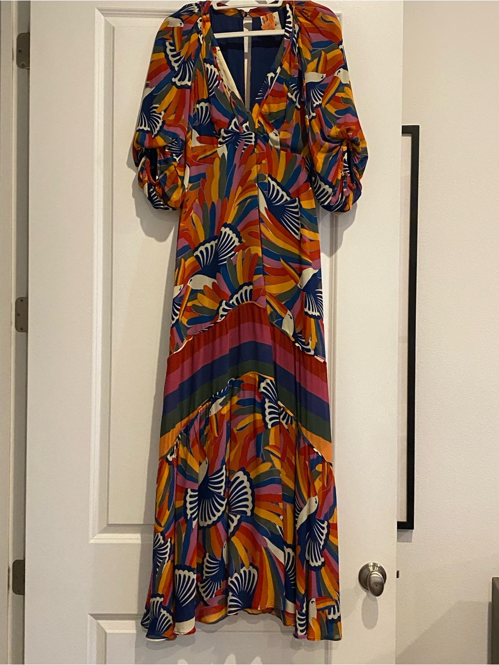 Colorful Wave-Print Midi Dress in Multicolor